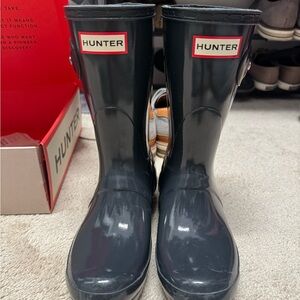 Like new Hunter boots